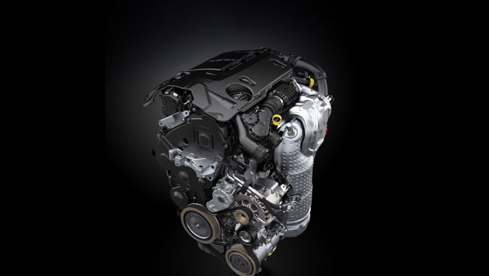 Peugeot partner,Citroen berlingo. Алюминиевая дизельная турбочетвёрка 1.6 разработана в 2002 году совместными усилиями группы PSA, которая окрестила её DV6, и Форда, присвоившего индекс DLD-416. Двигатель попал под капоты около 20 моделей, включая Peugeot 2008, Citroen C4, Ford Focus, Мазду 3, Volvo V40, Suzuki SX4, Mini Cooper. 